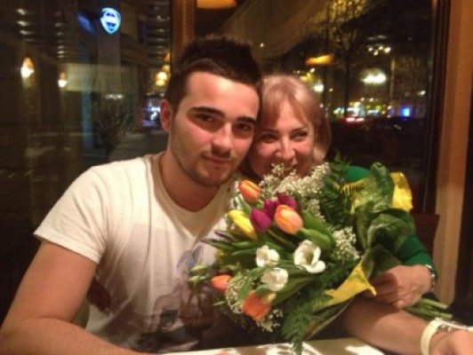 Mazăre jr, manechin pentru mama sa. Vezi aici cum a decurs şedinţa foto şi cum arată cei doi împreună